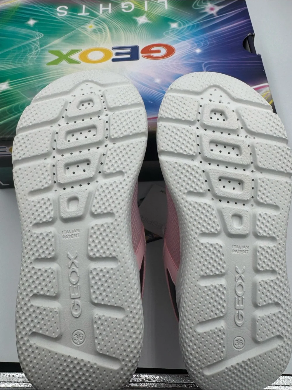 Geox J Sprintye Girl Sneakers Girls 4 US Pink Black NIB J25FWC *no light-up*